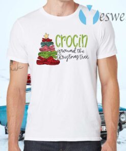 Crocin around the Christmas tree T-Shirts