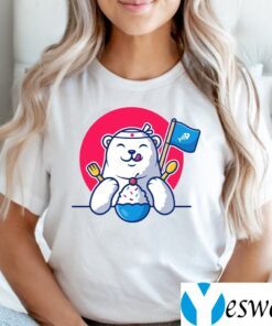 Cute polar bear eating ice cream T-Shirts