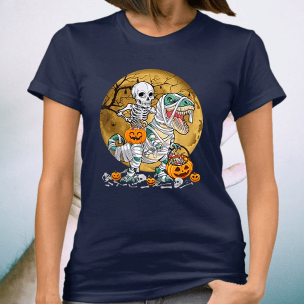 Skeleton Riding Dino Mummy Retro Halloween T-Shirt