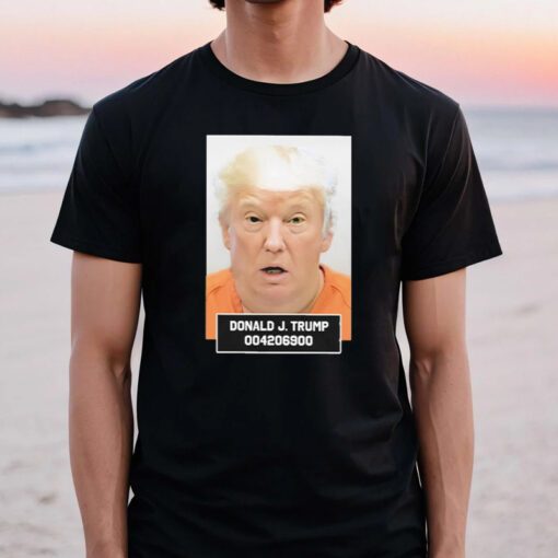Donald J Trump 004206900 Mugshot T-Shirt