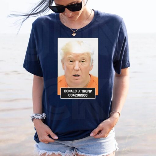 Donald J Trump 004206900 Mugshot T-Shirts