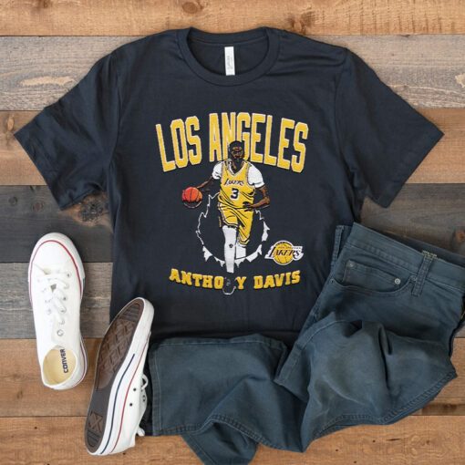 Lakers anthony davis bustin’ through t shirt