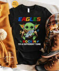 Baby Yoda Hug Philadelphia Eagles Autism Rockin To A Different Tune t shirt