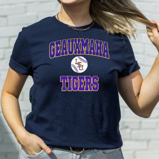 Jimmy Burrow wearing Geauxmaha Tigers t shirt