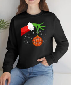 The Grinch Christmas Ornament Chicago Bears Long Sleeve T-Shirtt