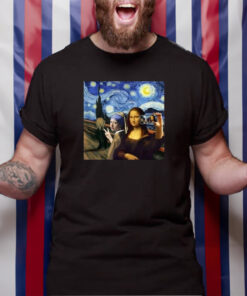 Vintage Mona Lisa Scream And Selfie Starry Night Funny Mona Lisa Van Gogh T-Shirt