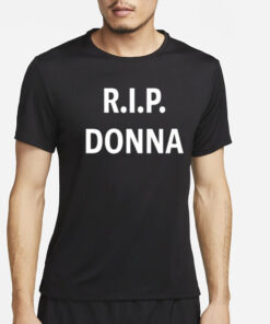 Solanke Wearing Rip Donna T-Shirt4