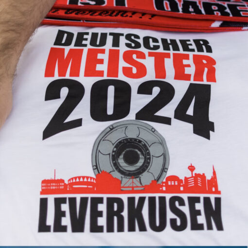 Erstmals Deutscher MeisterDie Fotos zur Titel-Party von Bayer Leverkusen T-Shirt