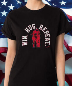 BOSTON BASEBALL WIN. HUG. REPEAT. T-SHIRT