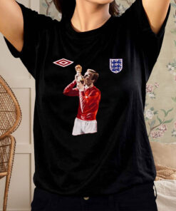 Bobby Moore 66 Kiss The Trophy X England T-Shirt2